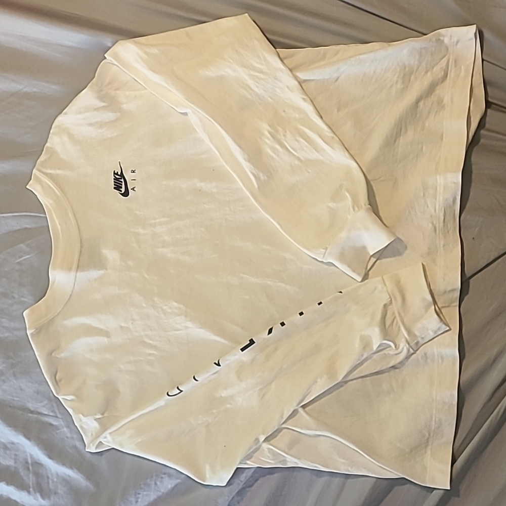 LIKE NEW Cropped Nike Long Sleeve Shirt